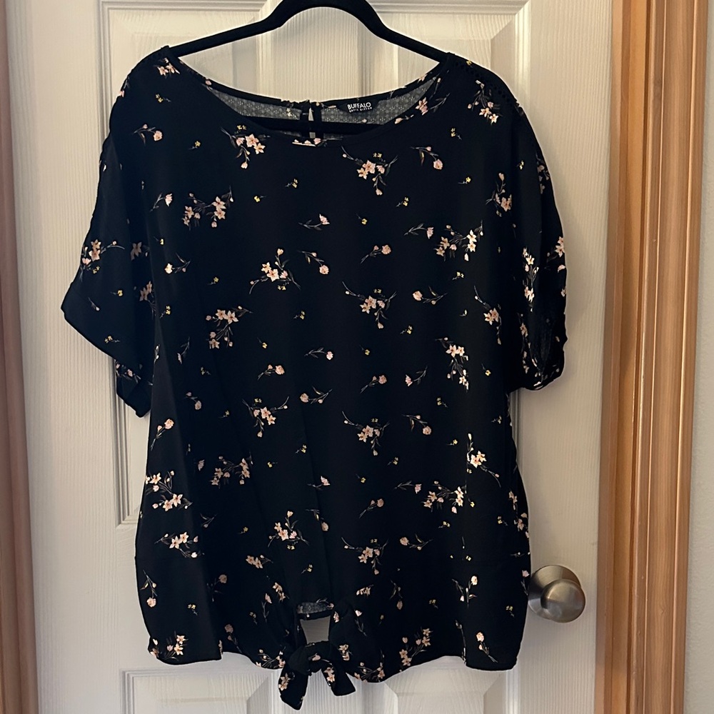 Buffalo David Bitton Black Floral Blouse